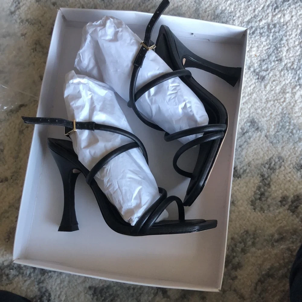 BRAND NEW NEVER WORN Schutz Strappy sandals heels - Picture 2 of 7